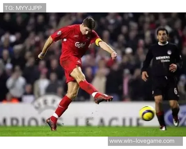 掌握技巧与力量提升踢出有力足球的秘诀与训练方法 掌握技巧与力量提升踢出有力足球的秘诀与训练方法